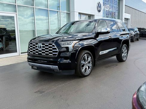 Used 2023 Toyota Sequoia Capstone AWD/4WD image 1