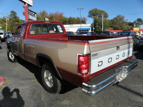 Used 1993 Dodge D/W Truck 150 image 4