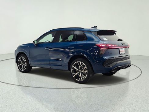 New 2026 Audi Q3 quattro 2.0T AWD/4WD image 7