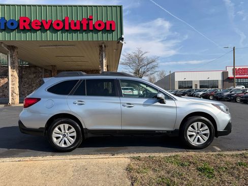 Used 2019 Subaru Outback 2.5i Premium image 8