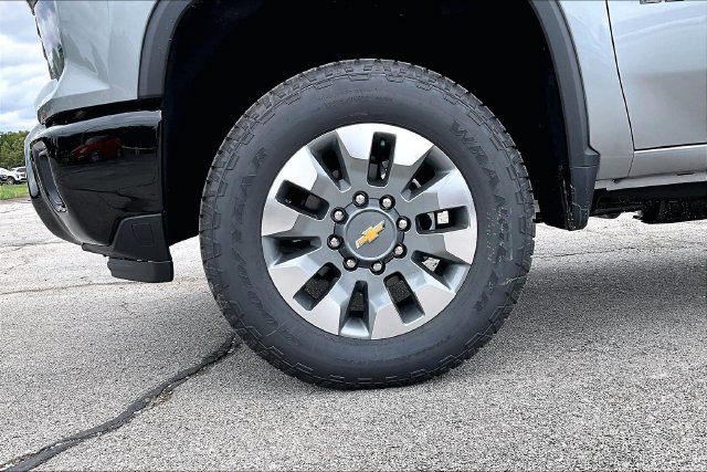New 2026 Chevrolet Silverado 2500 Custom w/ Custom Value Package AWD/4WD image 12