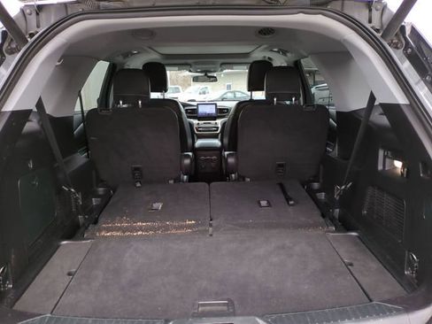 Used 2021 Ford Explorer XLT w/ Equipment Group 202A AWD/4WD image 24
