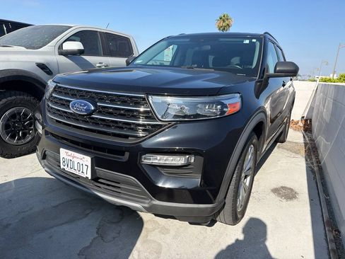 Used 2021 Ford Explorer XLT w/ Equipment Group 202A RWD image 2