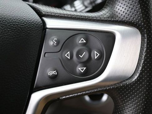 Used 2022 GMC Terrain SLE image 15