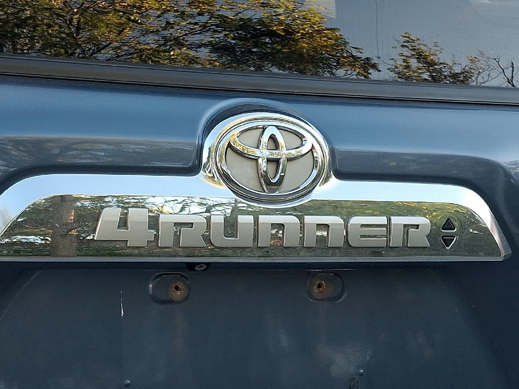 Used 2013 Toyota 4Runner Limited AWD/4WD image 10