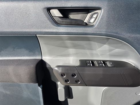 Used 2024 Ford Maverick XL image 16