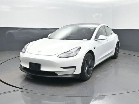 Used 2019 Tesla Model 3 Standard Range Plus RWD image 1