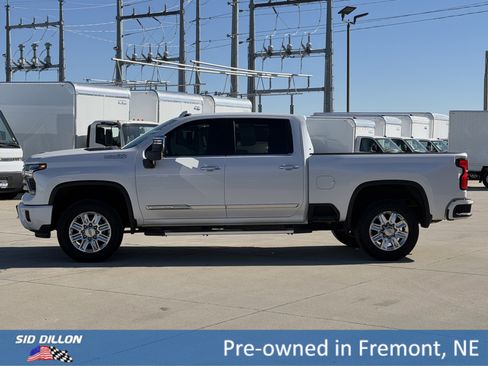 Certified 2024 Chevrolet Silverado 2500 High Country w/ High Country Premium Package image 8