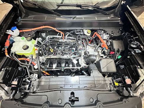 New 2025 Ford Maverick XLT w/ XLT Luxury Package FWD image 42