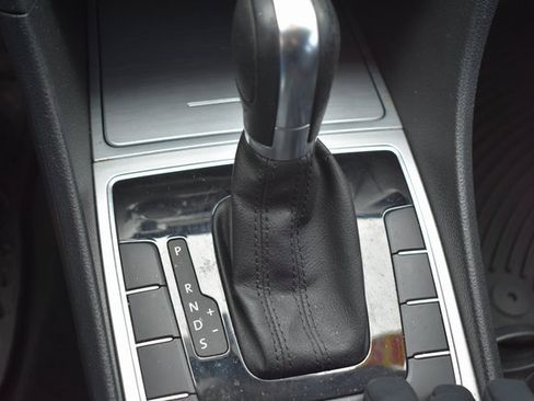 Used 2012 Volkswagen Passat TDI SE image 26