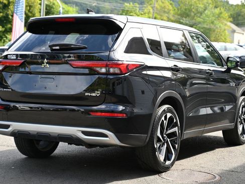 Used 2023 Mitsubishi Outlander SE image 7