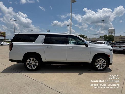 Used 2024 Chevrolet Suburban Premier AWD/4WD image 6