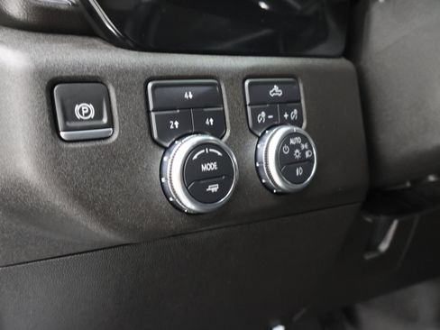 Used 2025 GMC Sierra 3500 SLE w/ SLE Convenience Package AWD/4WD image 45