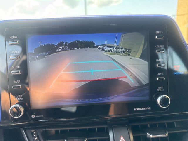 Used 2021 Toyota C-HR XLE FWD image 16