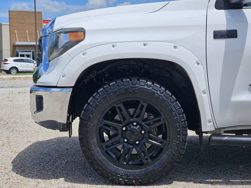 Used 2018 Toyota Tundra SR5 w/ SR5 Upgrade Package RWD image 12