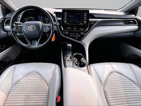 Used 2022 Toyota Camry SE FWD image 17