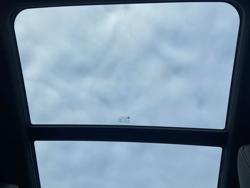 Certified 2021 GMC Yukon Denali w/ Denali Premium Package image 19