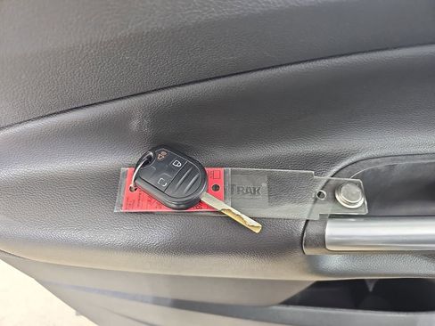 Used 2013 Ford Escape SEL image 39