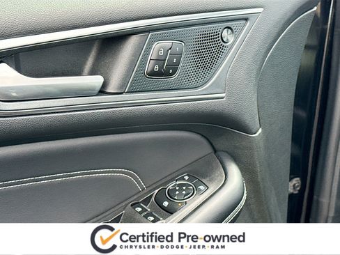 Used 2024 Ford Edge Titanium image 8