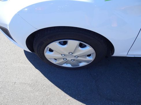 Used 2013 Ford Fiesta S w/ Convenience Pkg image 7