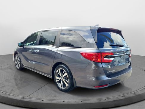 Certified 2024 Honda Odyssey Touring image 4