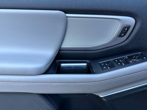 Used 2025 Ford Expedition Active image 11