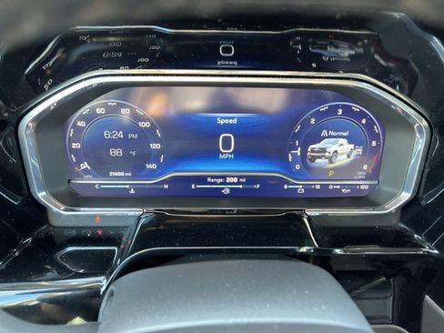 Used 2025 Chevrolet Silverado 1500 LT Trail Boss w/ LT Trail Boss Premium Package AWD/4WD image 12