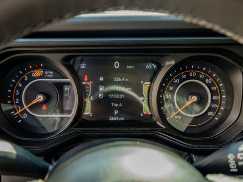 Used 2025 Jeep Wrangler Unlimited Rubicon image 19