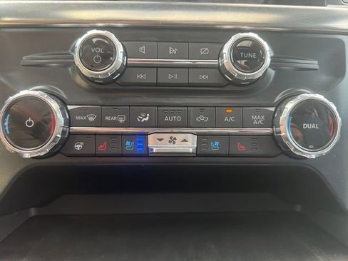 Used 2022 Ford F150 Lariat w/ Equipment Group 502A High image 37