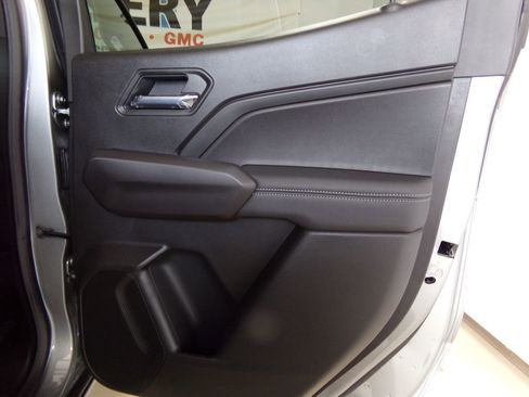 New 2025 GMC Canyon Elevation w/ Convenience Package image 9