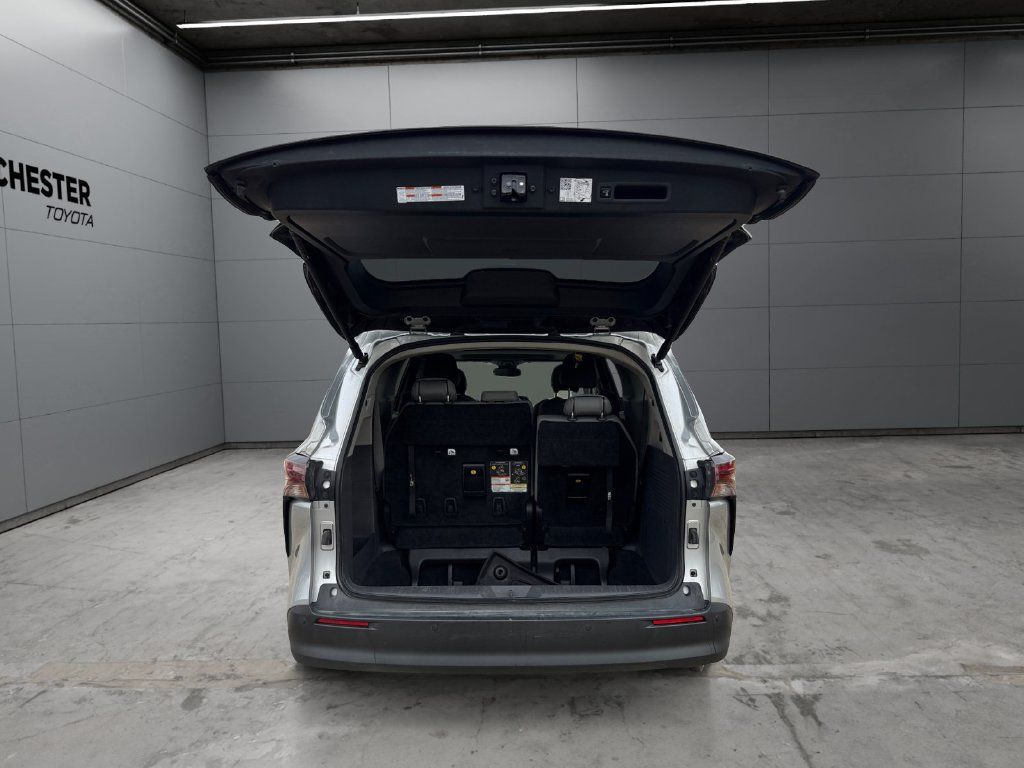 Used 2024 Toyota Sienna XLE w/ XLE Plus Package AWD/4WD image 19