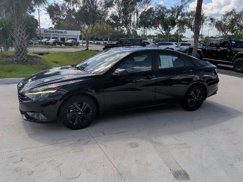 Certified 2023 Hyundai Elantra SEL FWD image 12