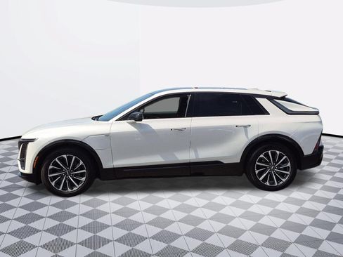 Certified 2024 Cadillac Lyriq Sport AWD/4WD image 4