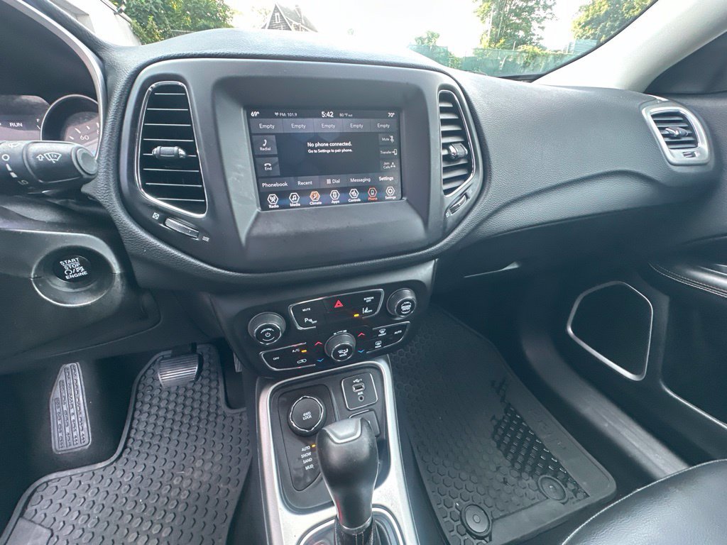 Used 2019 Jeep Compass Latitude w/ Cold Weather Group AWD/4WD image 16
