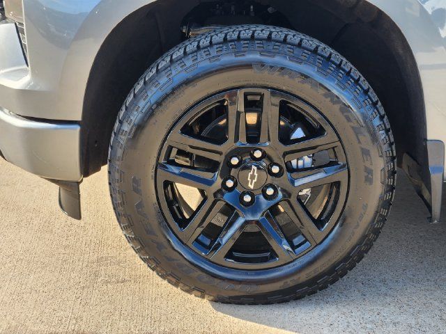 Used 2026 Chevrolet Silverado 1500 Custom w/ Turbomax Blackout Package RWD image 17