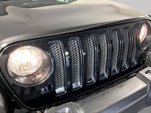 Used 2023 Jeep Wrangler Unlimited Sahara AWD/4WD image 28