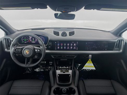 New 2025 Porsche Cayenne E-Hybrid image 11