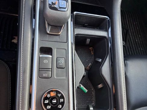 Used 2022 Nissan Pathfinder SL w/ SL Premium Package image 10