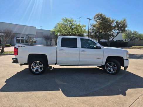 Used 2018 Chevrolet Silverado 1500 LT w/ Texas Edition image 5