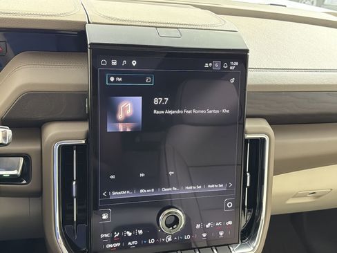 New 2026 GMC Yukon Denali w/ Denali Reserve Package AWD/4WD image 18