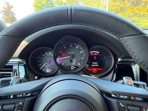 Certified 2026 Porsche Macan AWD/4WD image 10