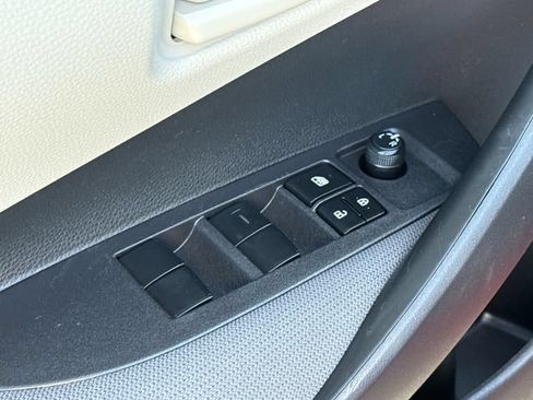 Used 2024 Toyota Corolla LE FWD image 19