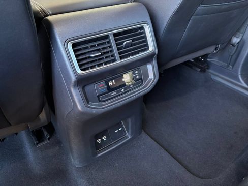 Used 2026 Volkswagen Atlas SE FWD image 24