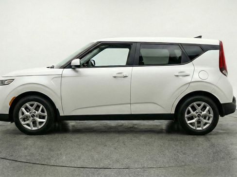 Used 2025 Kia Soul LX w/ LX Technology Package FWD image 5