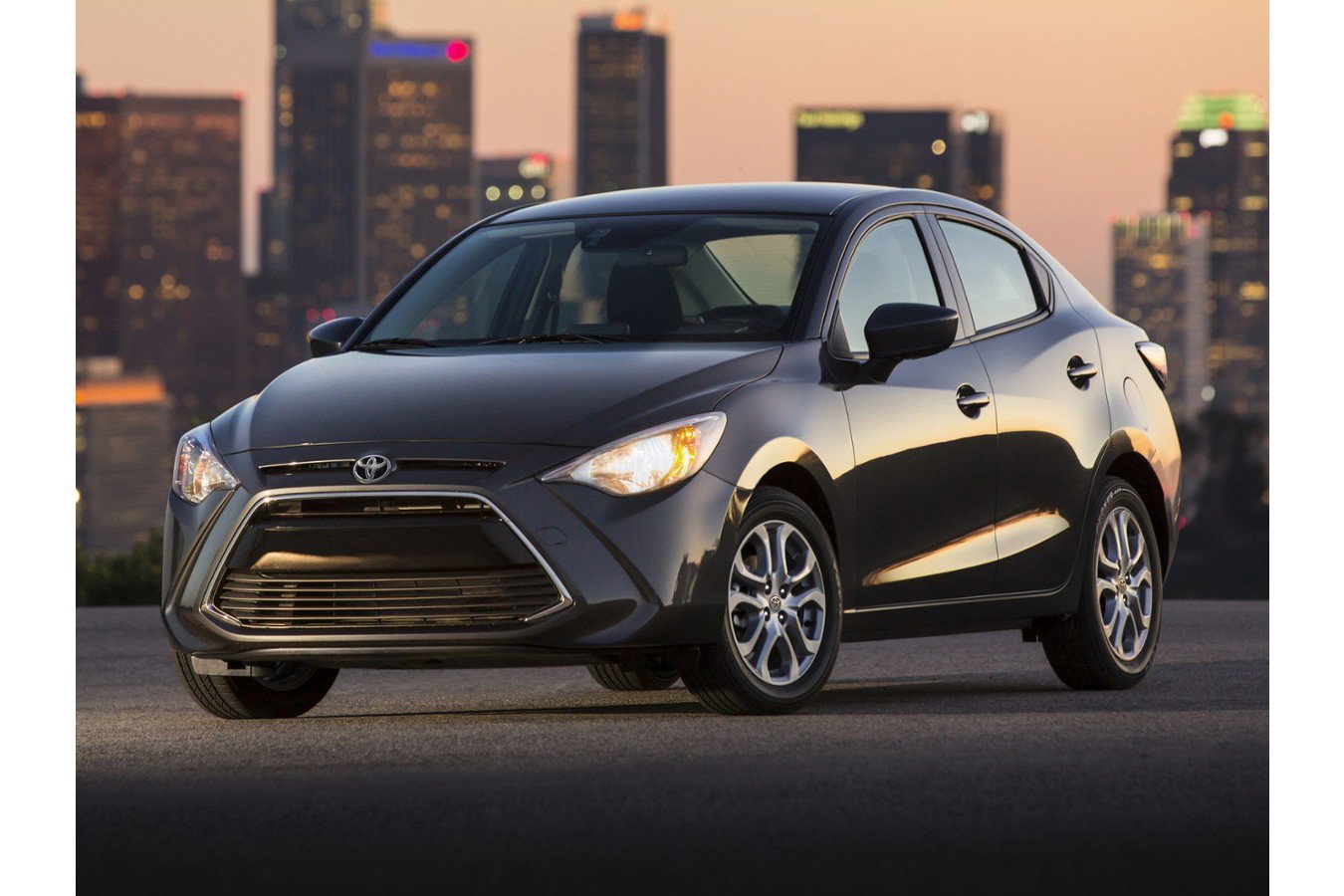 Certified 2018 Toyota Yaris iA FWD image 2