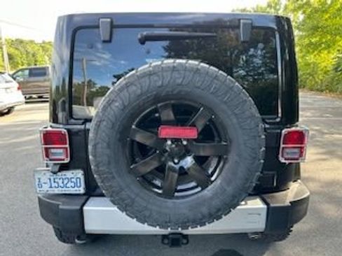 Used 2013 Jeep Wrangler Unlimited Sahara w/ Mopar Chrome Edition Group image 8