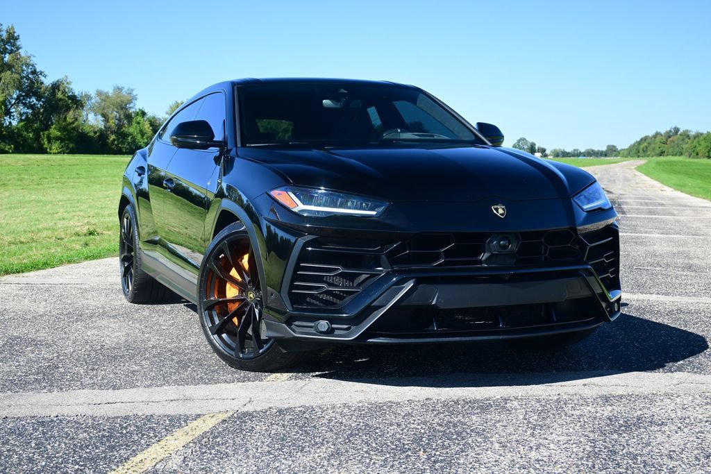 Used 2020 Lamborghini Urus AWD/4WD image 2