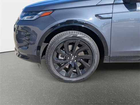 Used 2024 Land Rover Discovery Sport Dynamic SE image 5