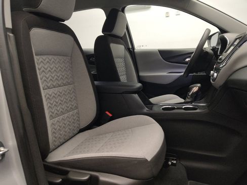Used 2022 Chevrolet Equinox LS image 21