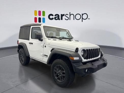 Used 2025 Jeep Wrangler Sport AWD/4WD image 7